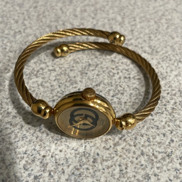 Gucci Bangle Watch 20471L Quartz - Picture 6 of 14